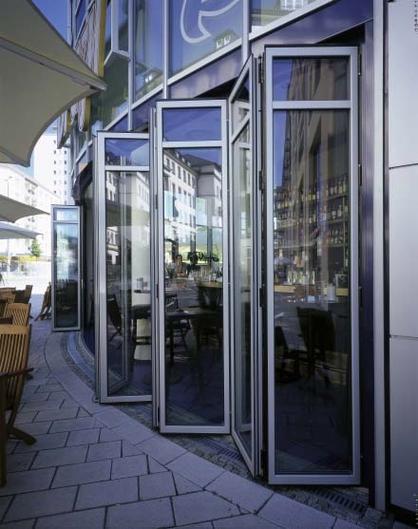 鸿泰门窗是从事高端铝合金门窗产品设计,生产,销售和安鞍